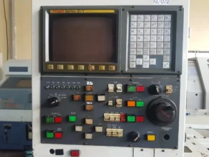 May-tien-cnc-khong-len-man-hinh-1