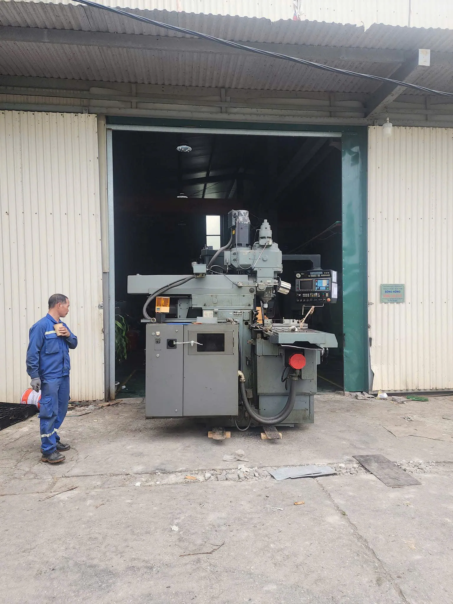 giao-may-cnc-tai-nha-xuong