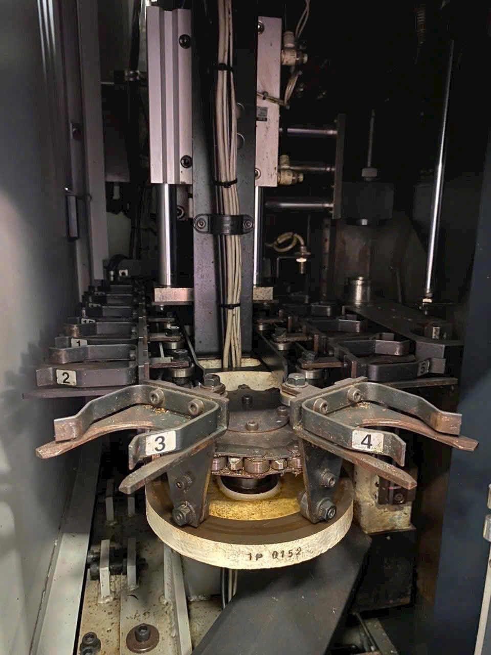 may-phay-cnc-makino-v33-phuong-nam-cnc